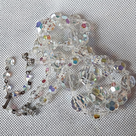 Heavily Faceted Vintage Round Aurora Borealis Clear Crystal Necklace 1950's - Picture 10 of 13
